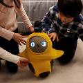 В Японии придумали робота с интеллектом хомячка и любовью к обнимашкам